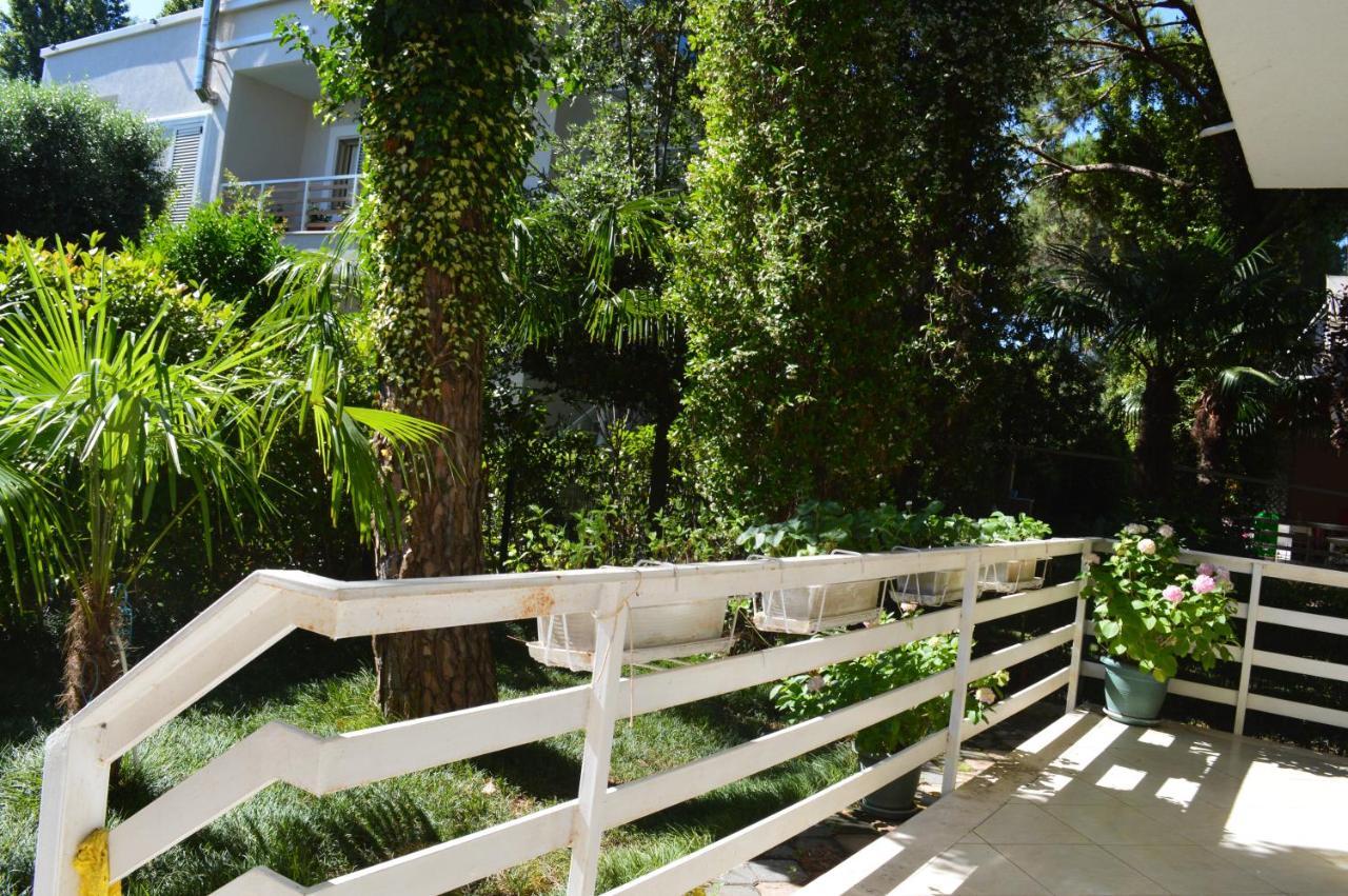 הוילה דורס A Cozy Duplex In The Lalzi Bay מראה חיצוני תמונה