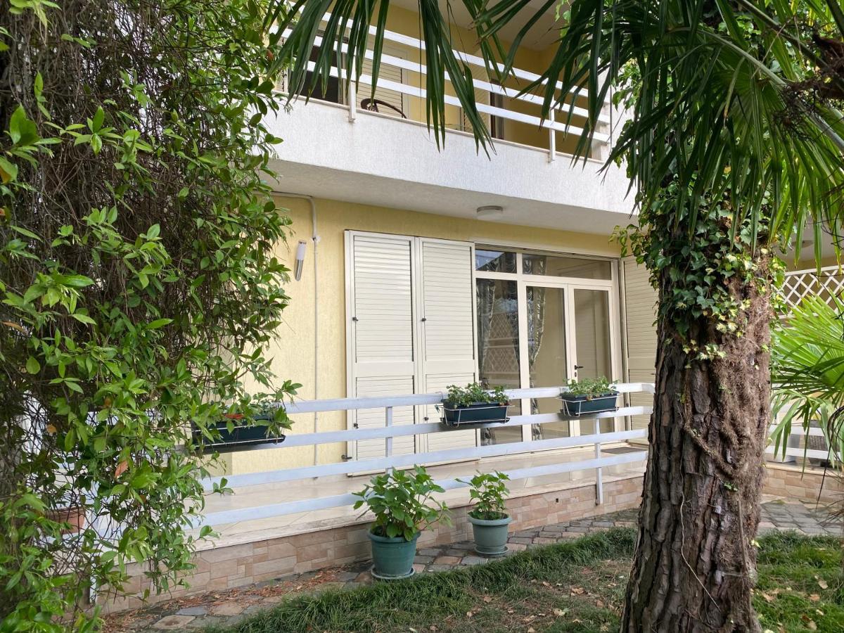 הוילה דורס A Cozy Duplex In The Lalzi Bay מראה חיצוני תמונה